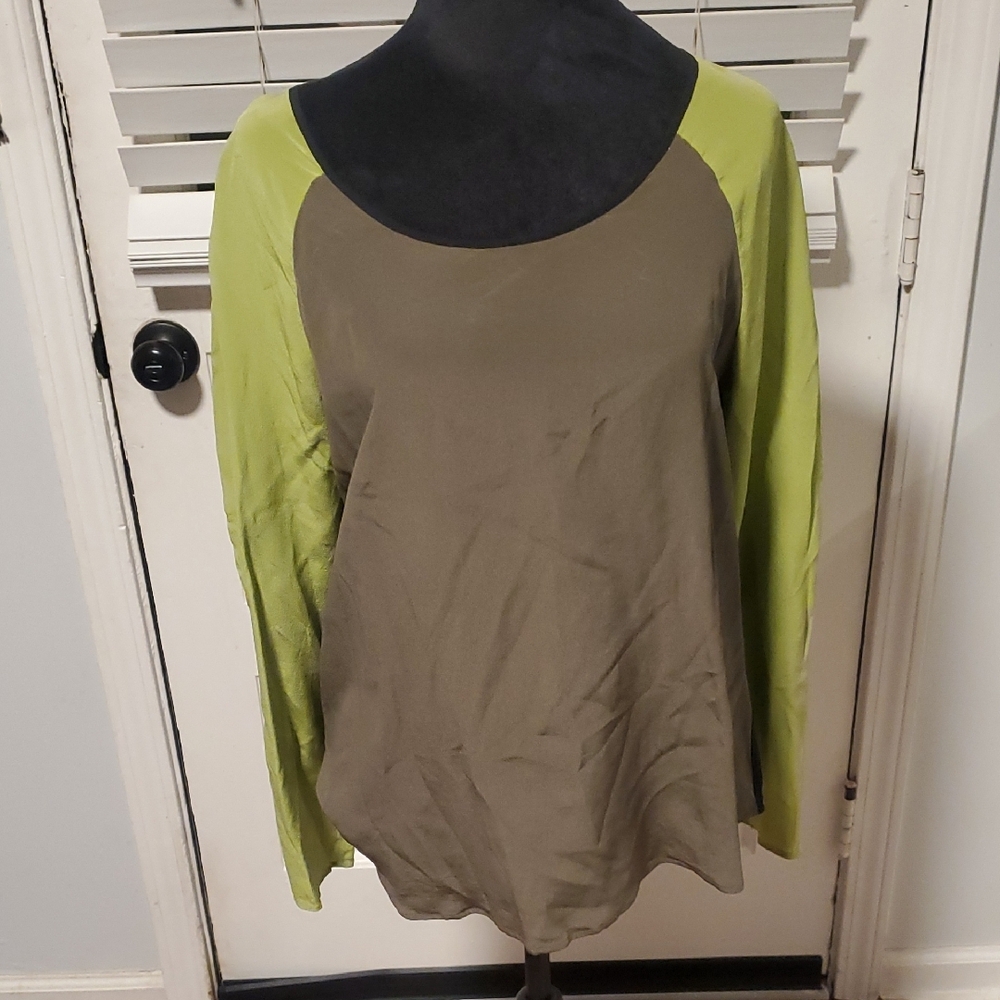Dora Landa 100% Silk Two-Tone Green Women's Top